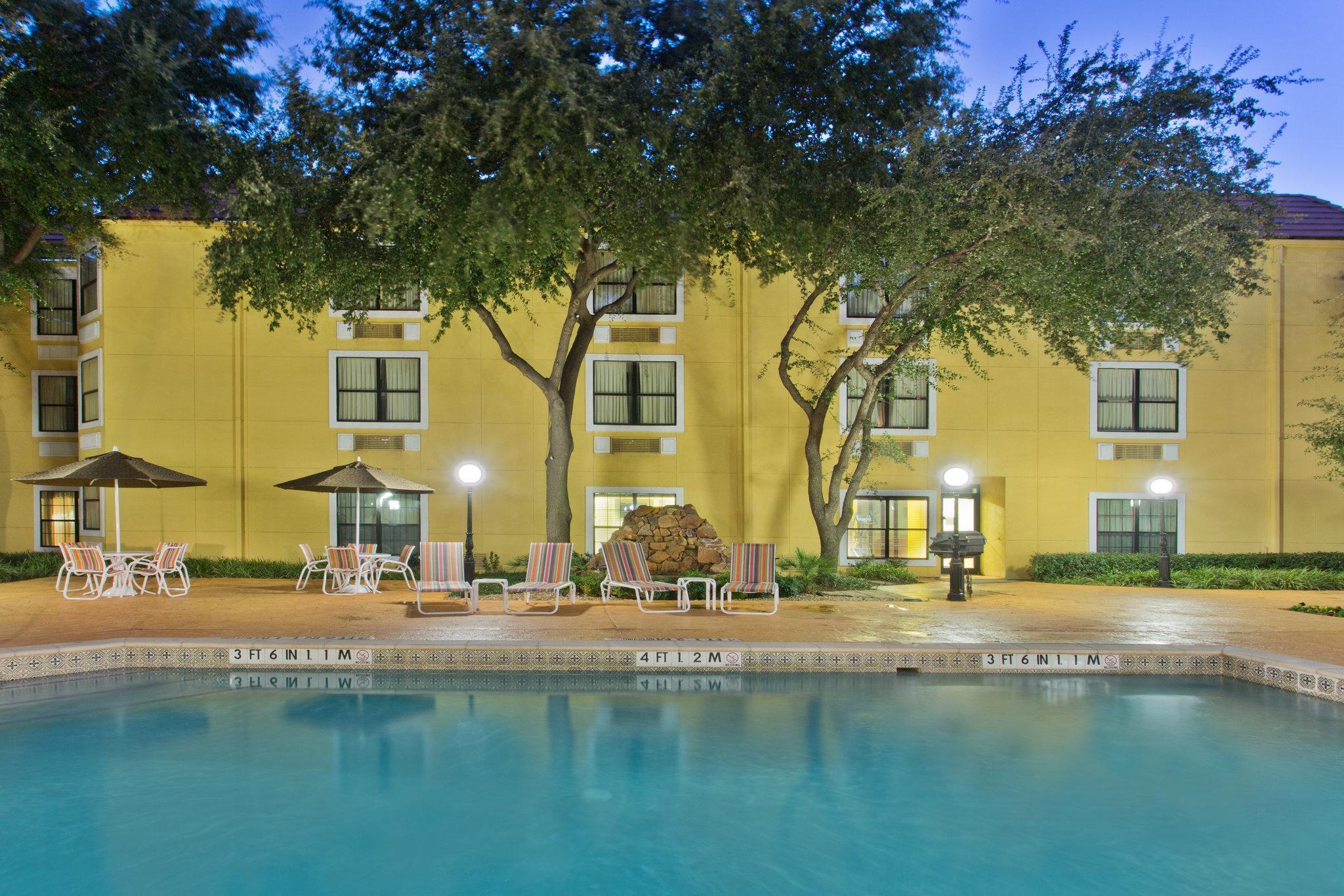 Express & Dfw Airport North By Ihg Hotel Irving