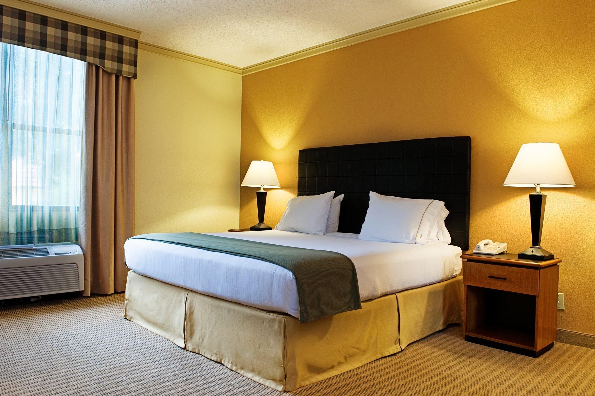 Express & Dfw Airport North By Ihg Hotel 3*