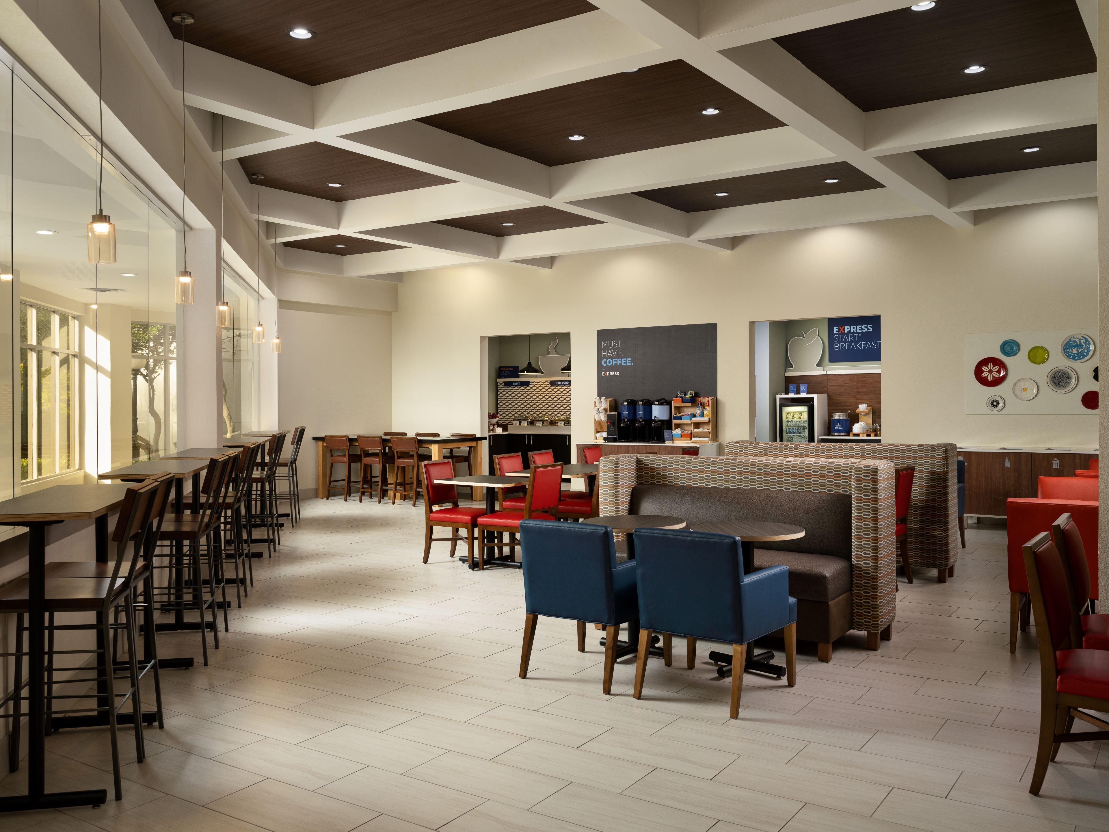 Express & Dfw Airport North By Ihg 3*