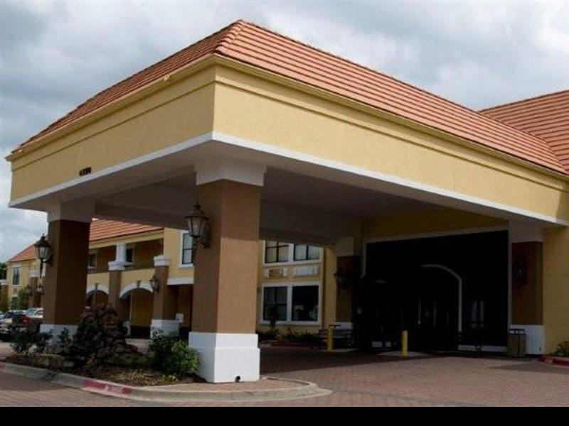 Hotel Express & Dfw Airport North By Ihg 3*