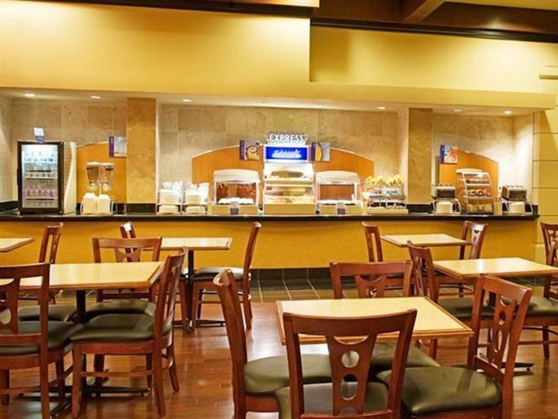 Express & Dfw Airport North By Ihg