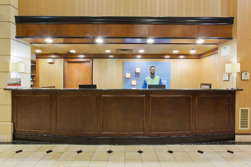 Hotel Express & Dfw Airport North By Ihg