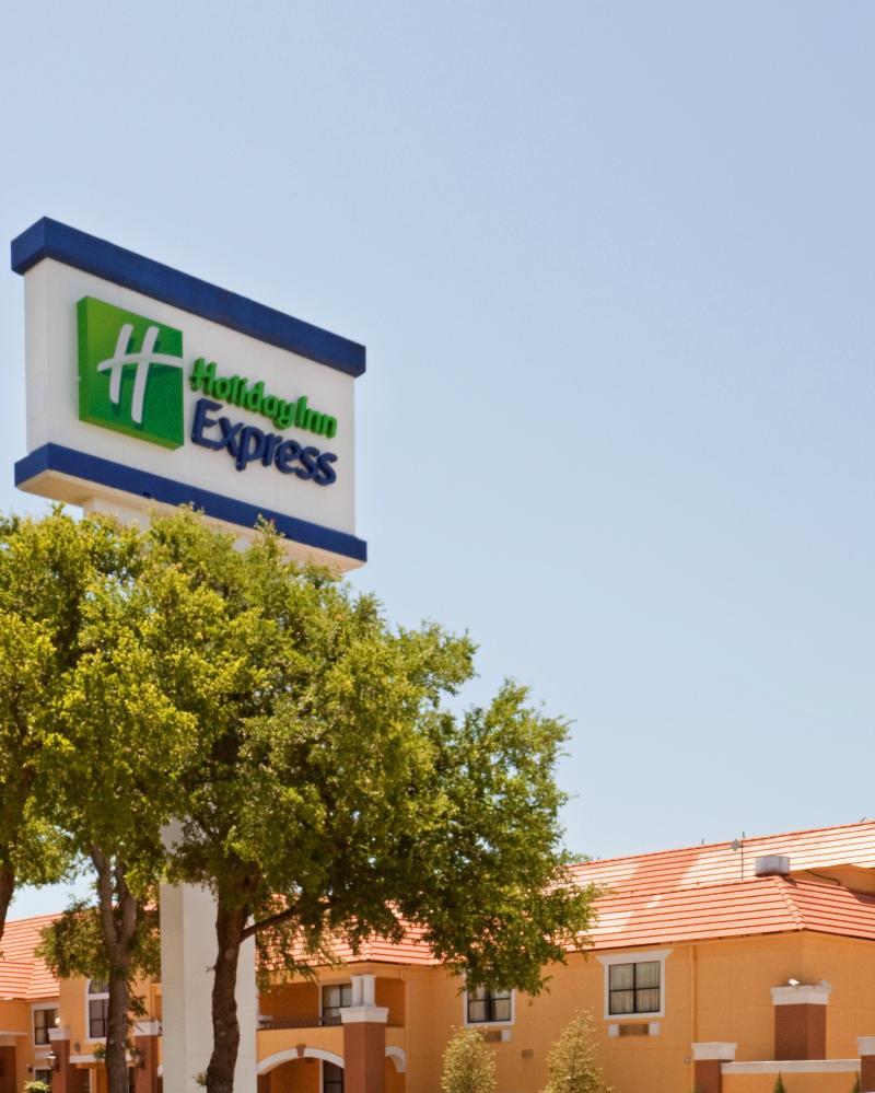 Express & Dfw Airport North By Ihg Hotel 3*