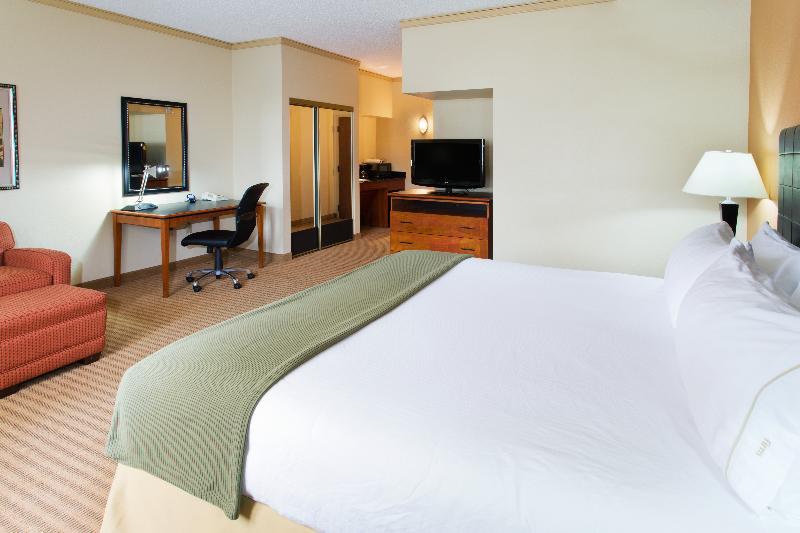 Express & Dfw Airport North By Ihg 3*
