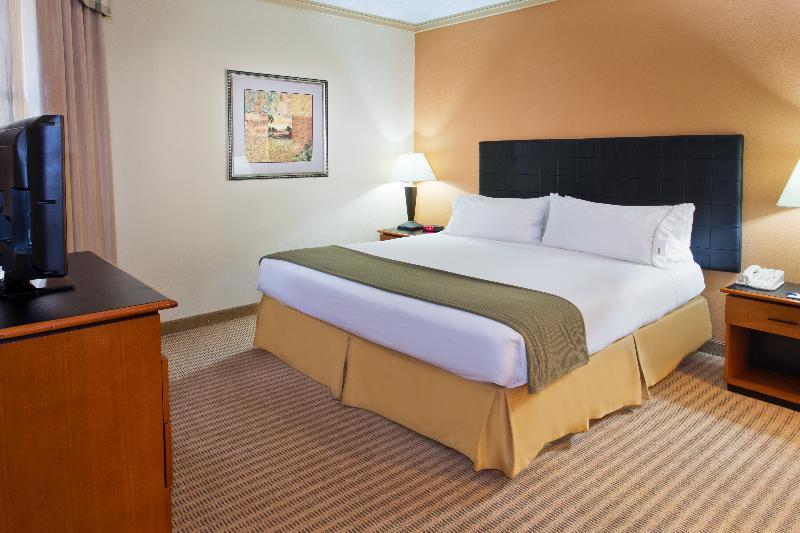 Express & Dfw Airport North By Ihg Hotel 3*