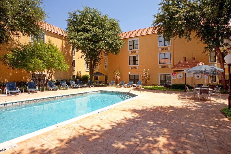 Express & Dfw Airport North By Ihg Irving