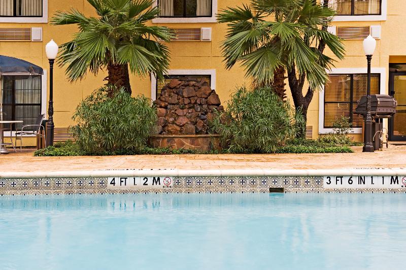 Hotel Express & Dfw Airport North By Ihg 3*
