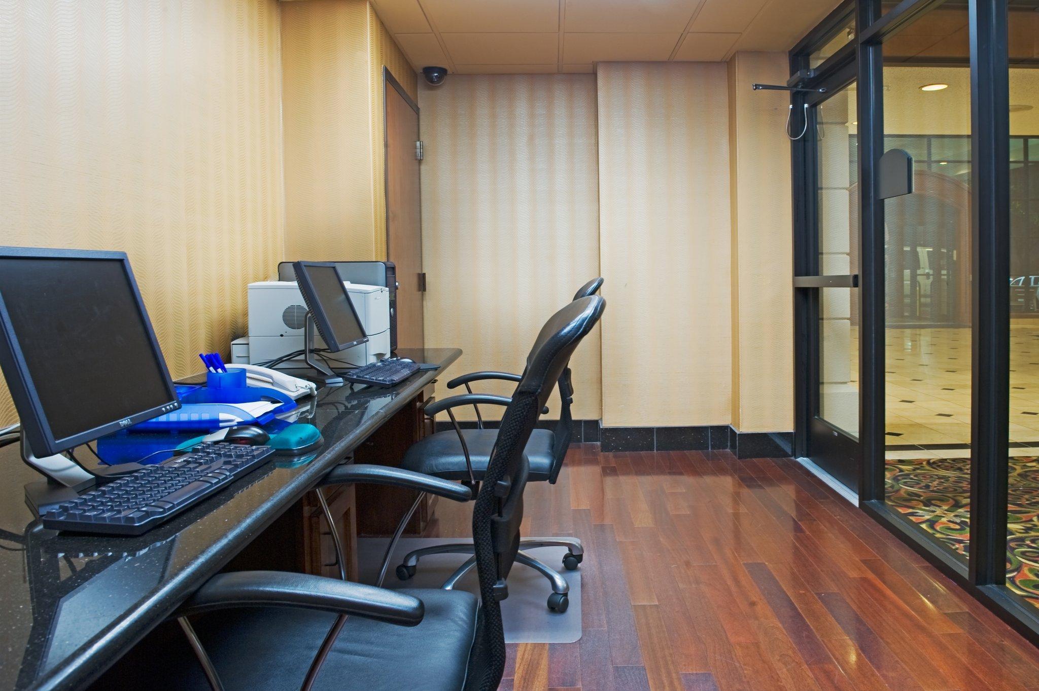 Hotel Express & Dfw Airport North By Ihg 3*