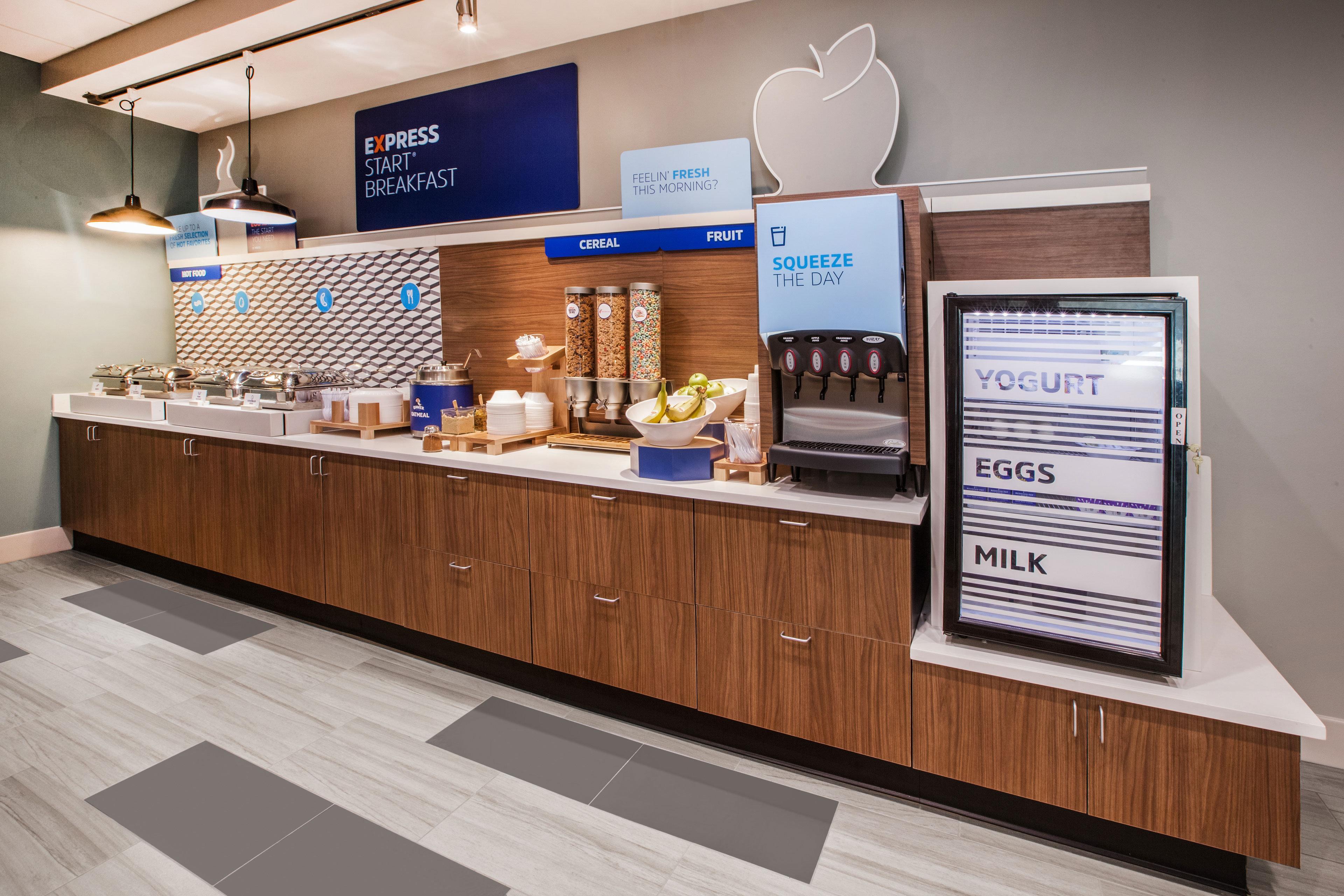 Express & Dfw Airport North By Ihg Hotel 3*