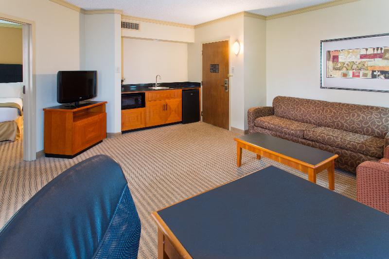 Express & Dfw Airport North By Ihg Irving